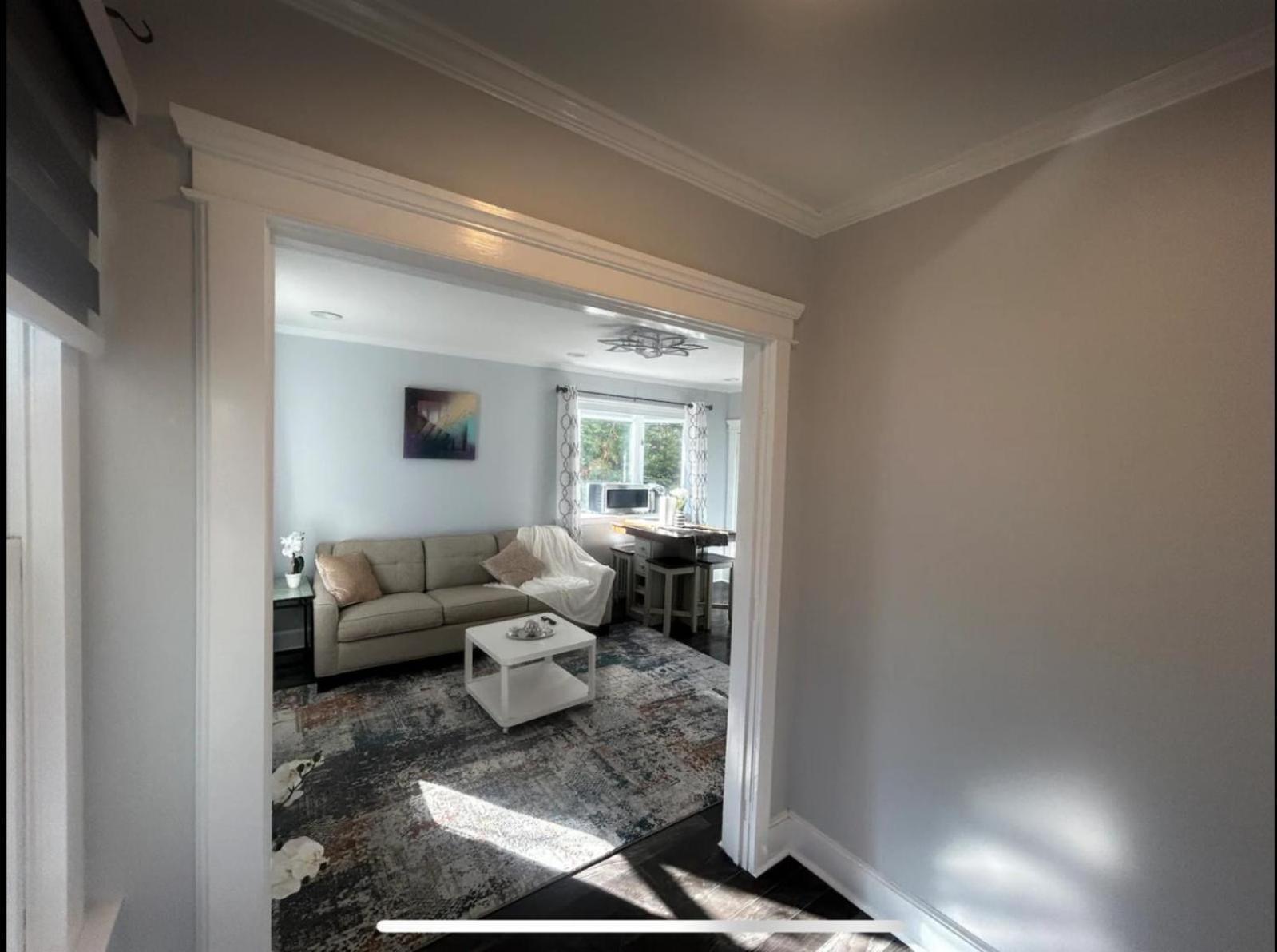 Private Suite In Huntington Station ภายนอก รูปภาพ