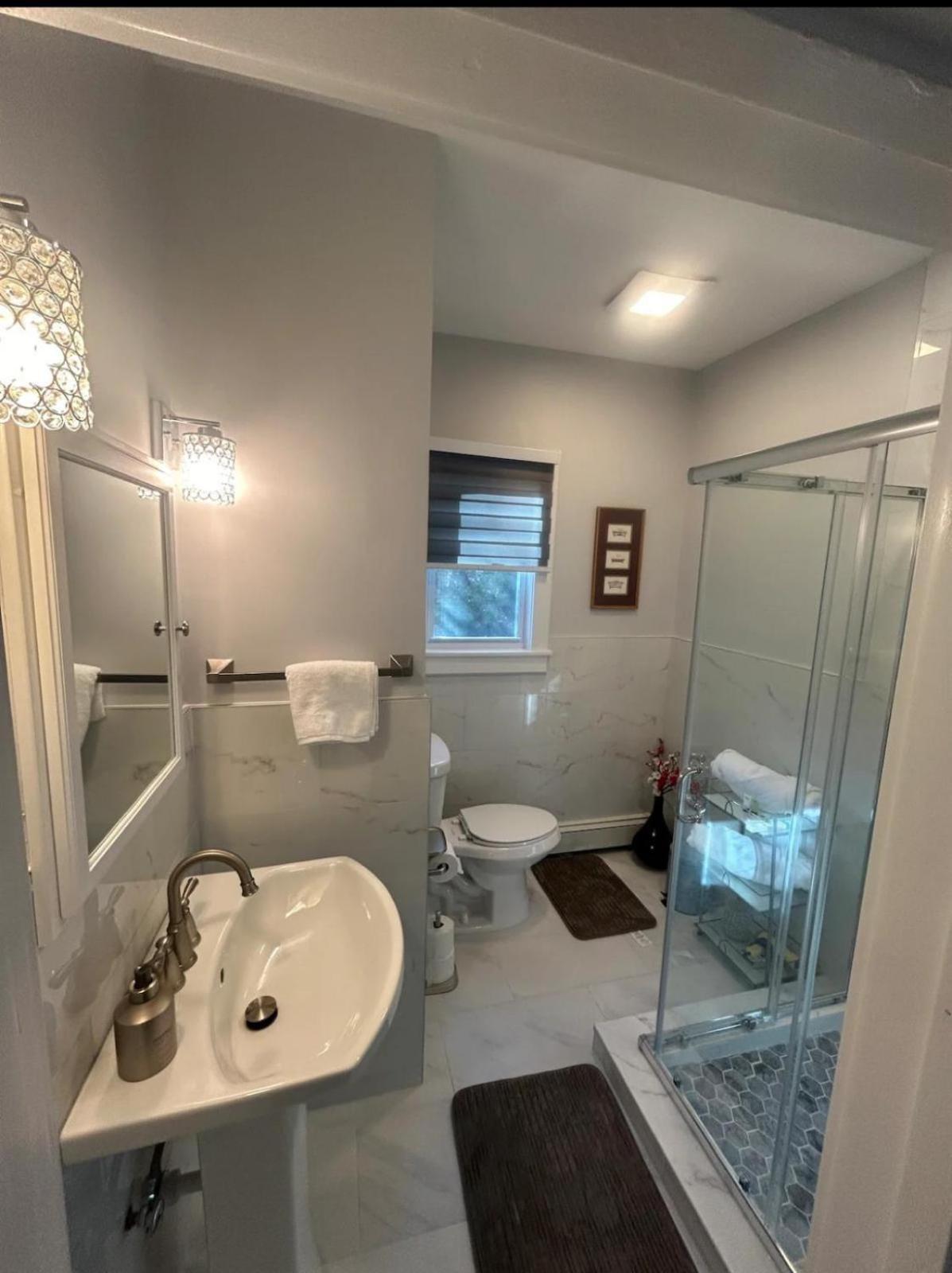 Private Suite In Huntington Station ภายนอก รูปภาพ