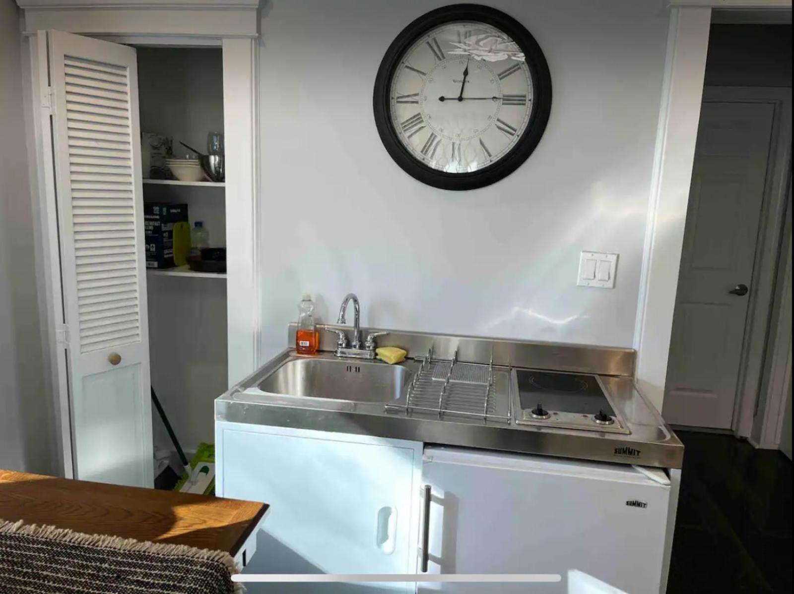 Private Suite In Huntington Station ภายนอก รูปภาพ